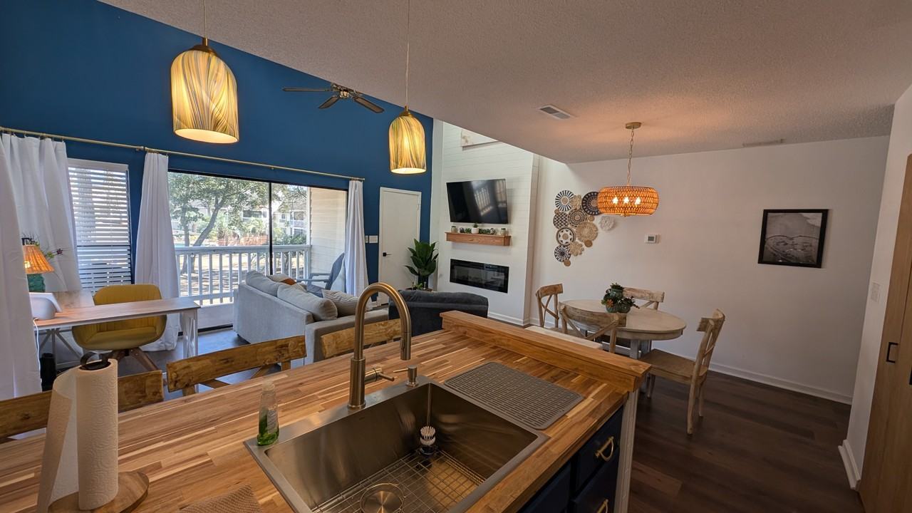 4450 L R I Ln #605 - Photo 3 of 33