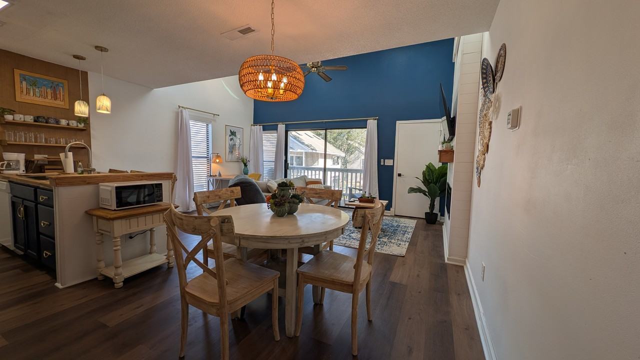4450 L R I Ln #605 - Photo 5 of 33