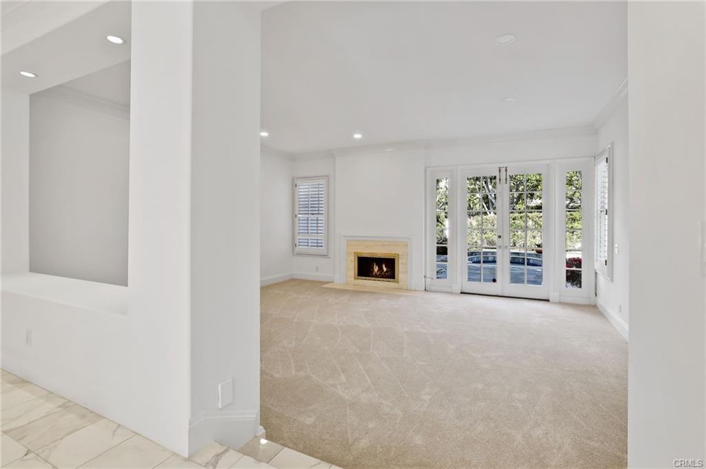 22 Chatham Ct #23 - Photo 3 of 8