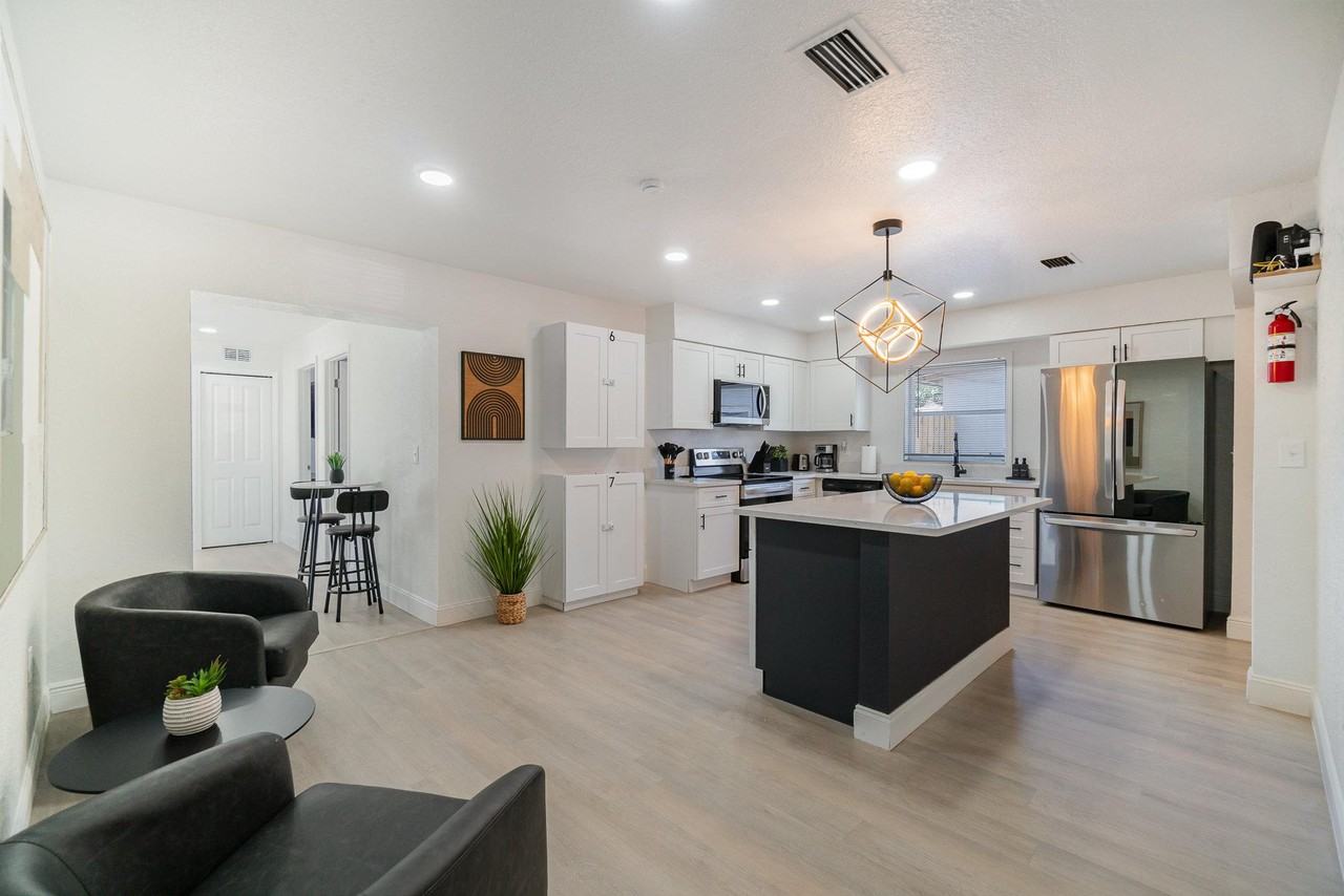 Keats Ave - Photo 2 of 10