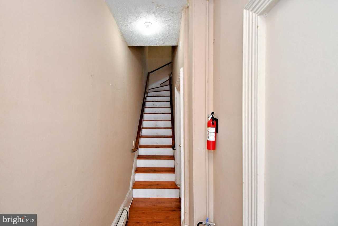 226 Morgan Street - Photo 4 of 25