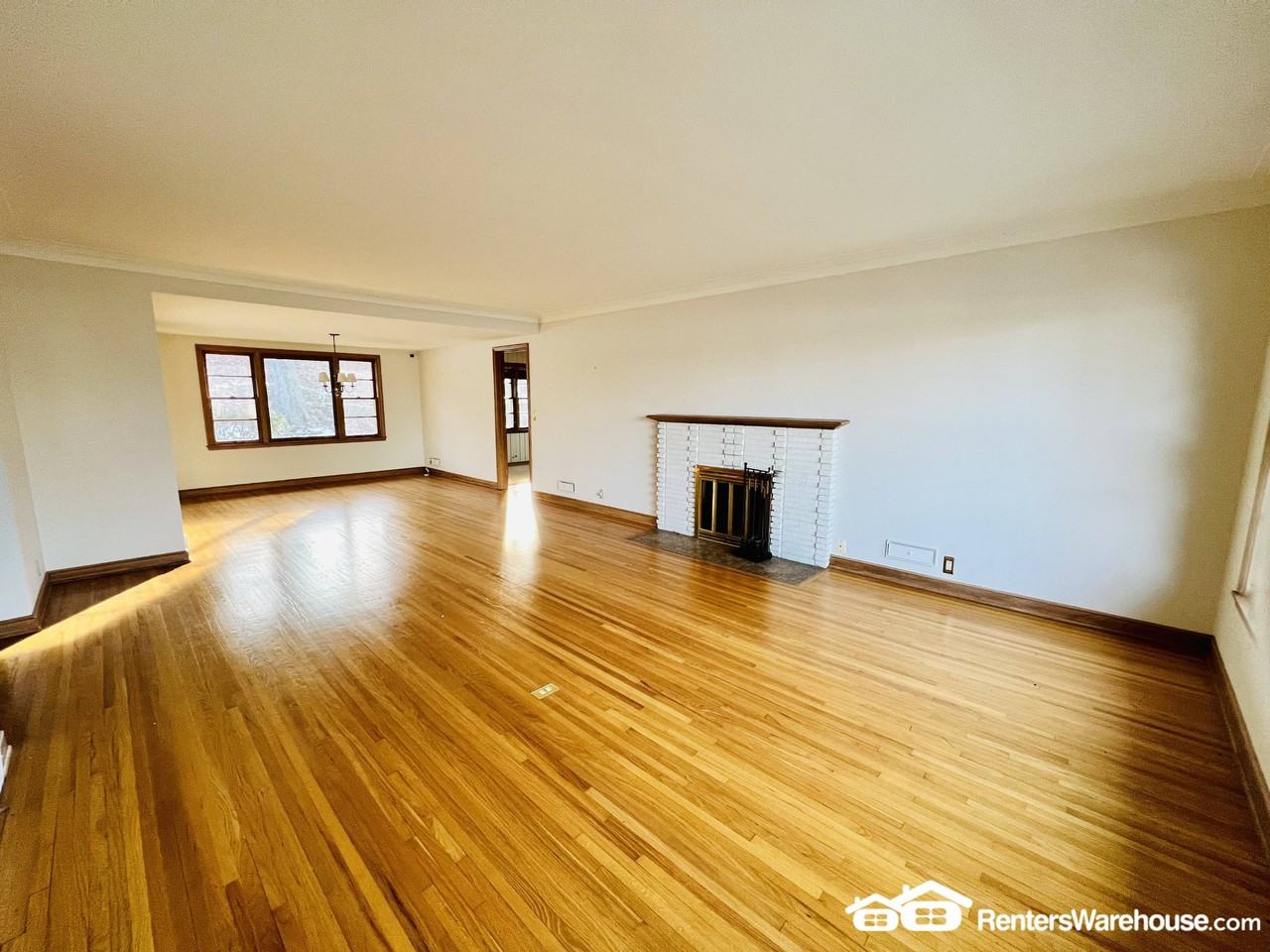 4509 Laguna Dr - Photo 3 of 29