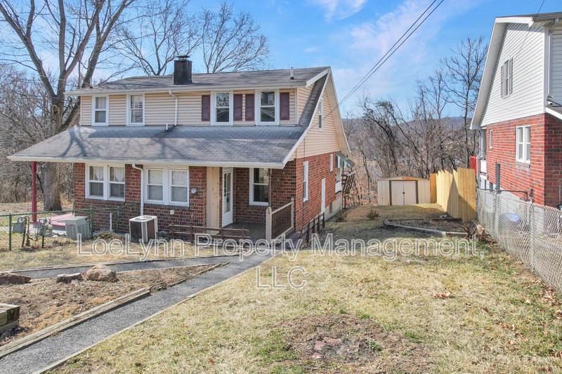 36 Hawthorne Ave - Photo 2 of 35