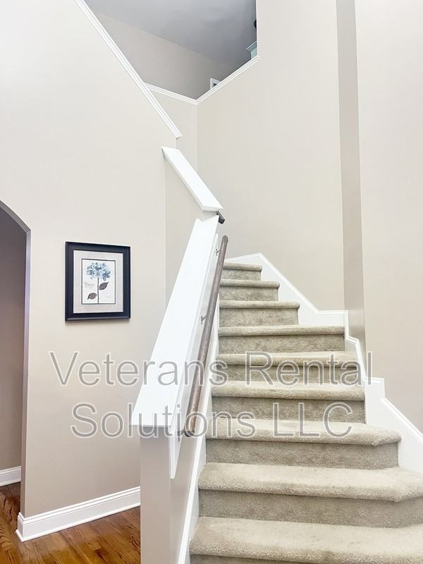 536 Spring Flowers Dr - Photo 3 of 34