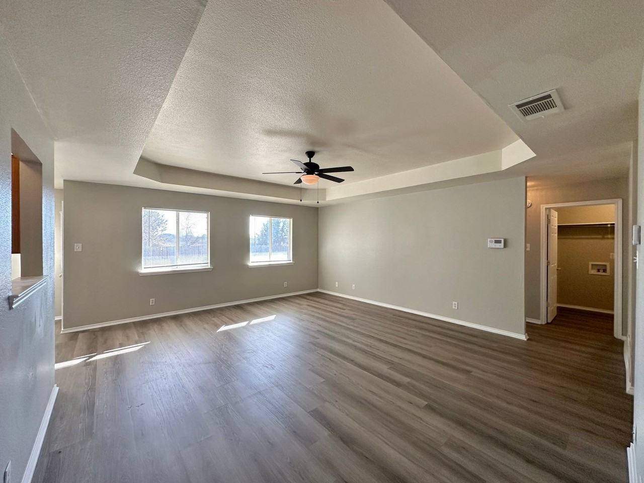 3410 Westview Dr - Photo 2 of 37