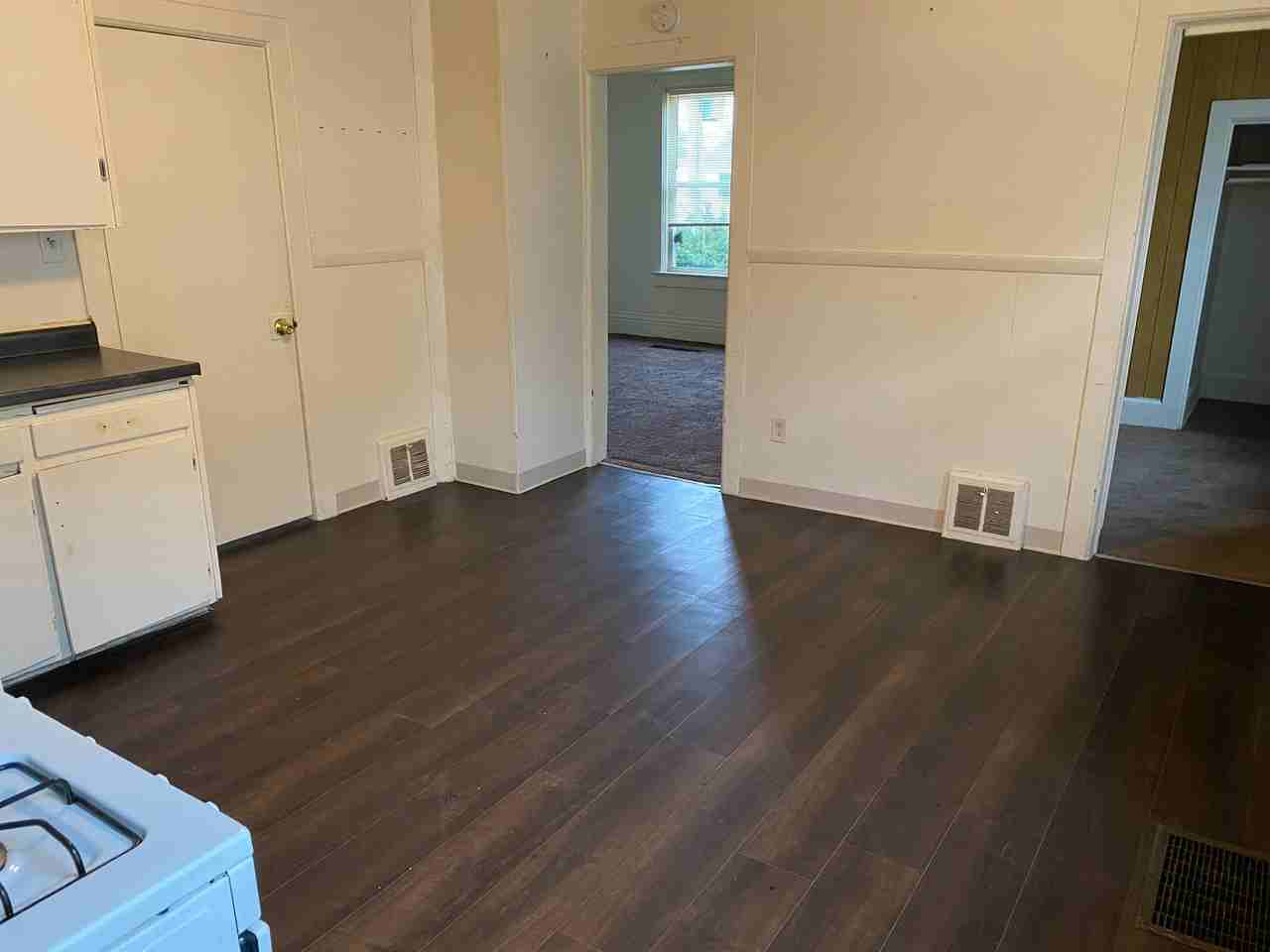 1144 Stuart St - Photo 3 of 8