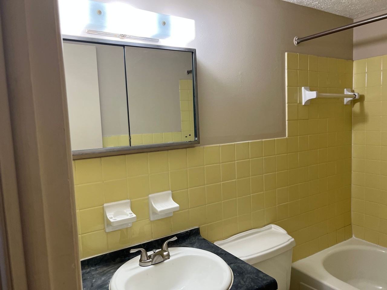 205 19th St. NE - Photo 6 of 8