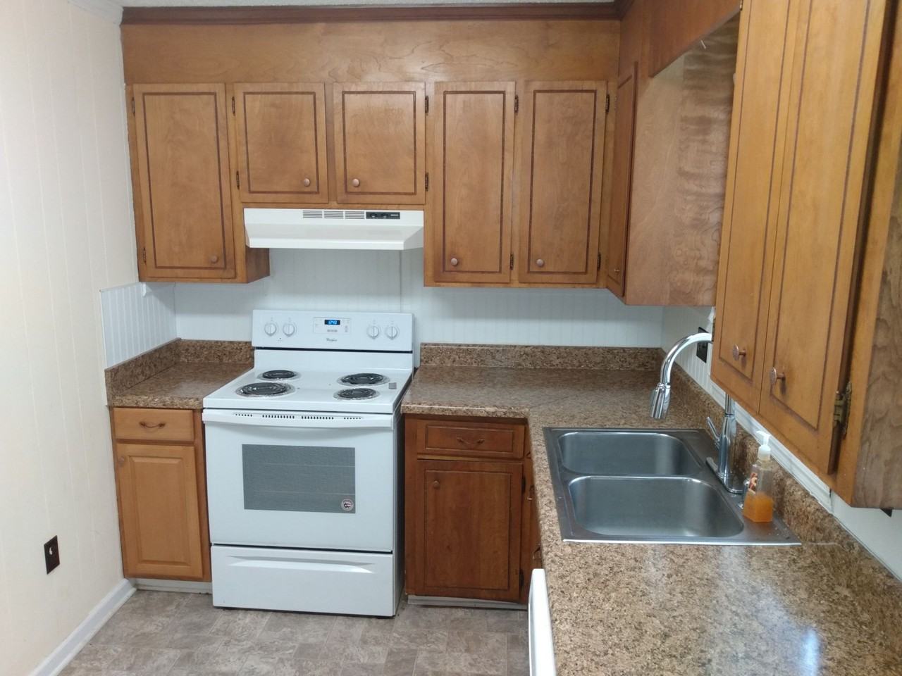 843 Woodland St - Photo 3 of 20
