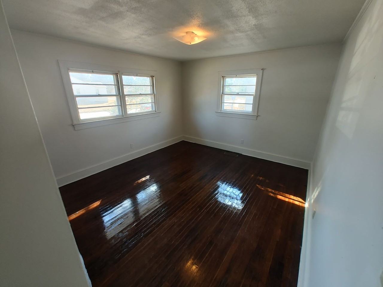 602 Dixon St - Photo 2 of 12