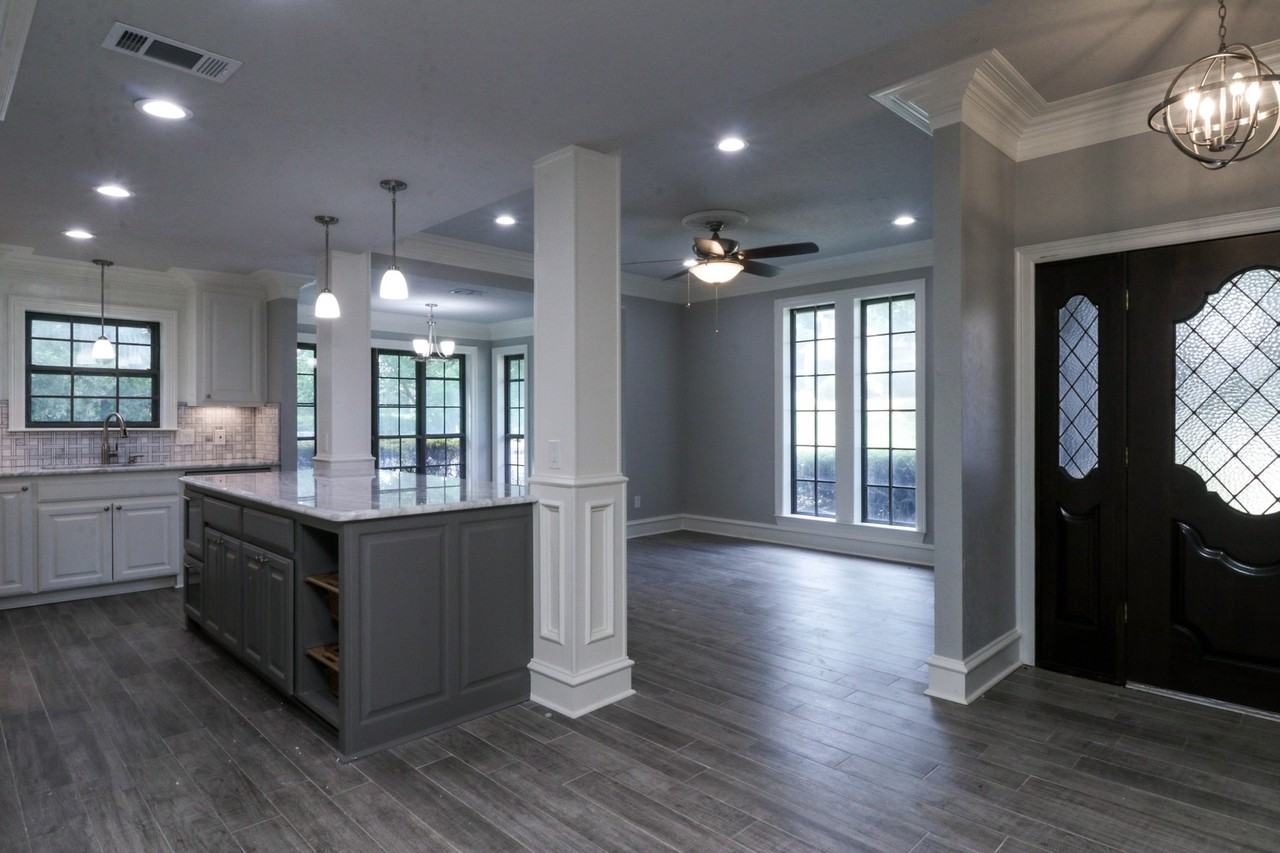 3726 Ben Hogan Dr - Photo 4 of 33