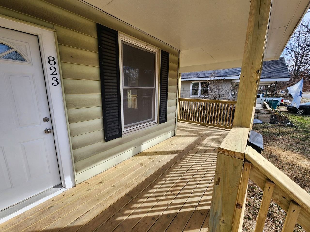 823 W Central St - Photo 4 of 30
