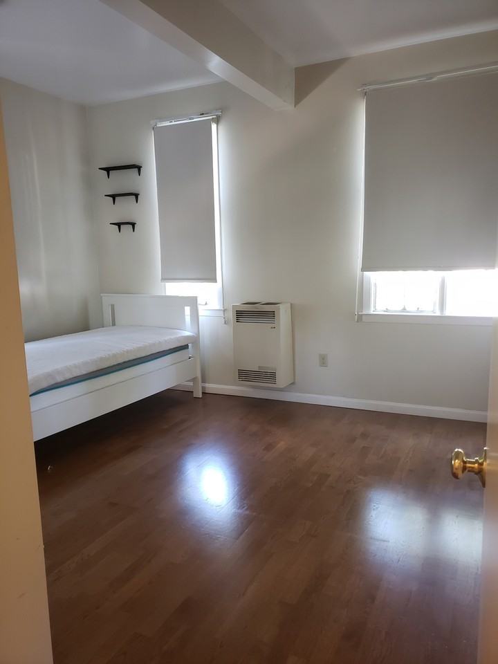 2319 College Ave. - Photo 5 of 18