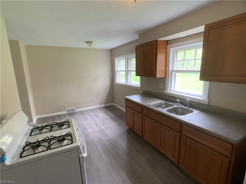 615 East Boston Avenue - Photo 2 of 10