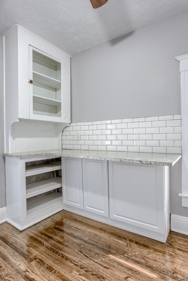 115 South 38th Street - Photo 4 of 24