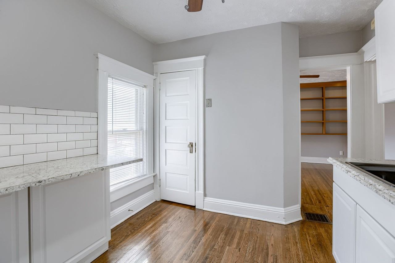 115 South 38th Street - Photo 5 of 24