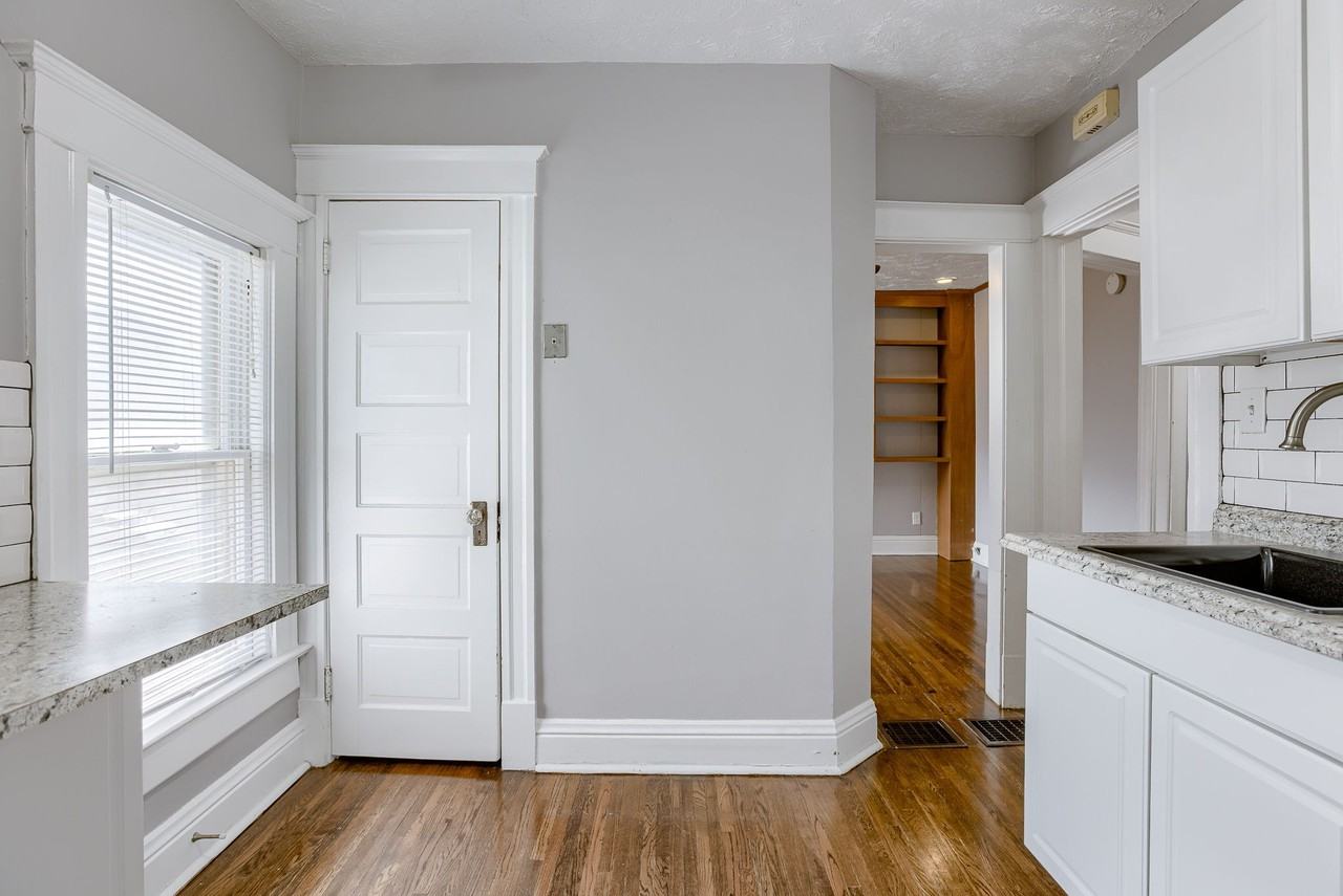115 South 38th Street - Photo 6 of 24
