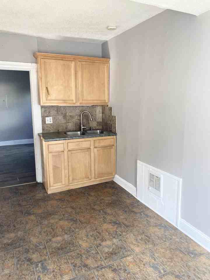 708-710 State Street - Photo 7 of 14