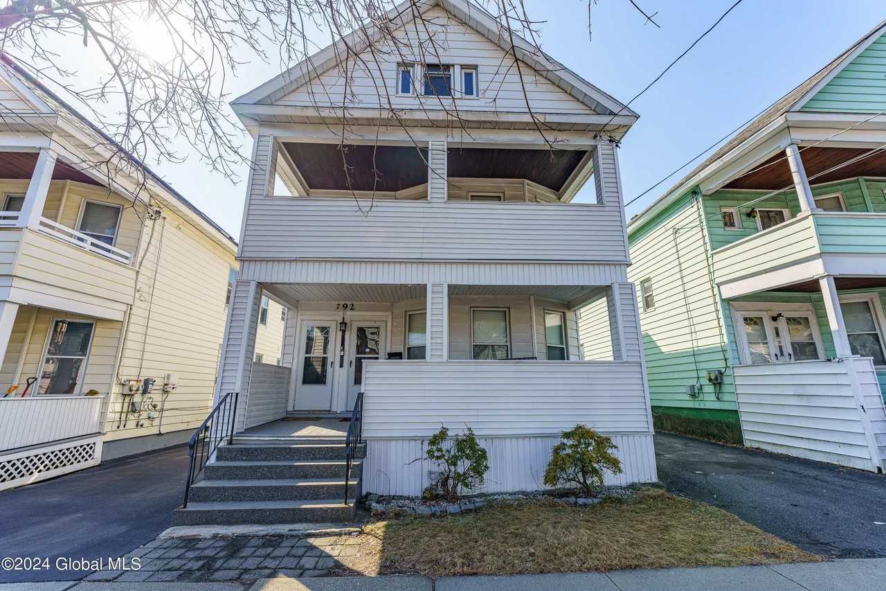 792 Washington Avenue #2