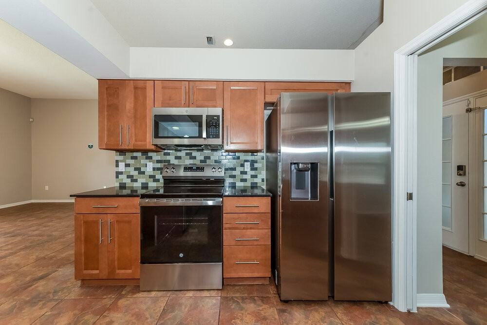 4910 23rd St E - Photo 6 of 16