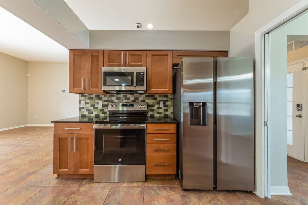 4910 23rd St E - Photo 7 of 16