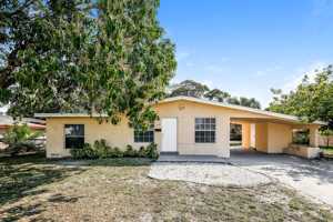 featured image of 2466 Sw 7th St