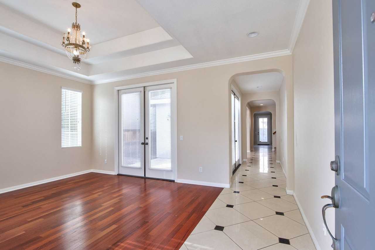 40185 Medford Rd - Photo 3 of 44
