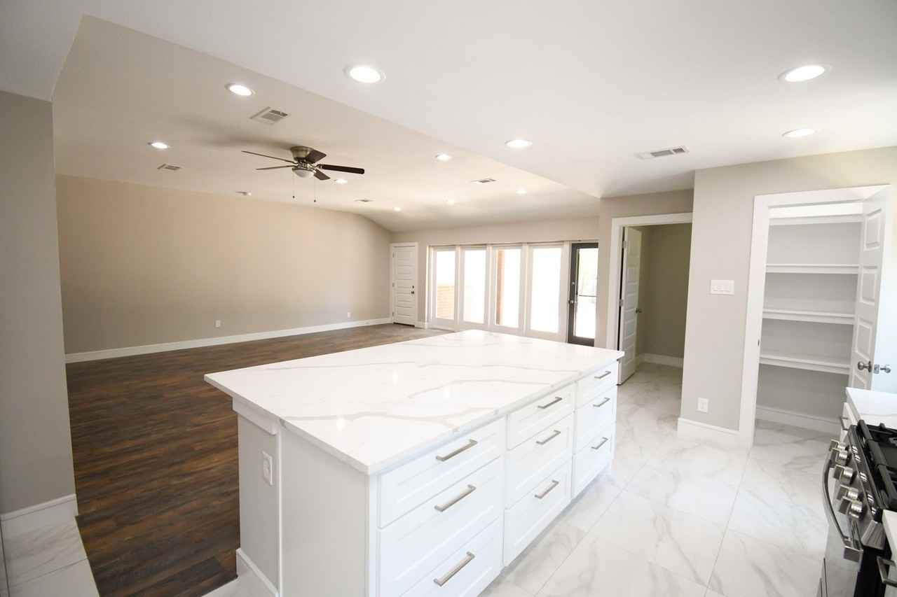 2641 Magnolia Dr - Photo 2 of 27