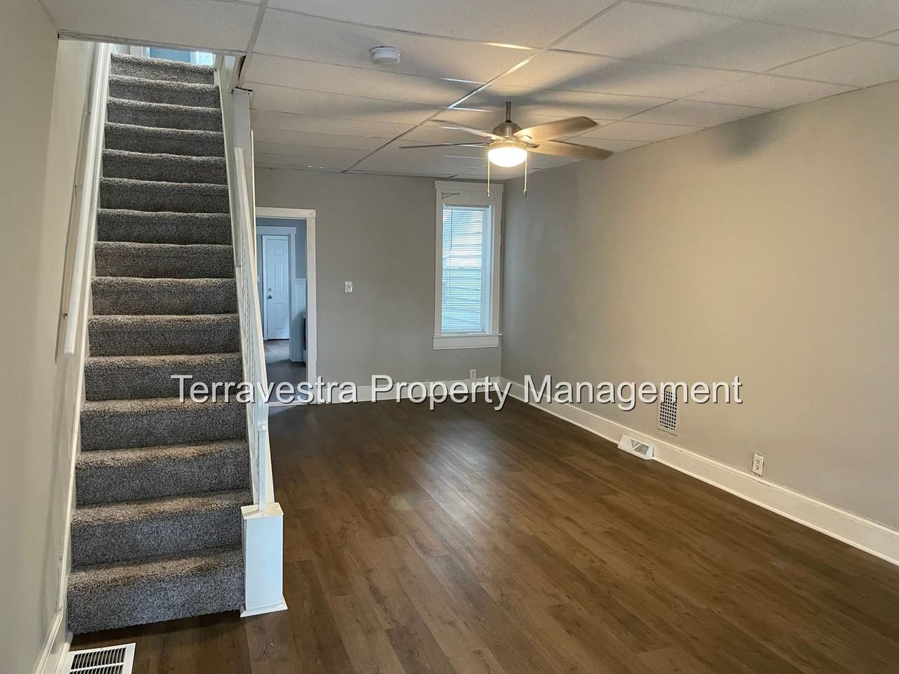 228 Warren St - Photo 2 of 15