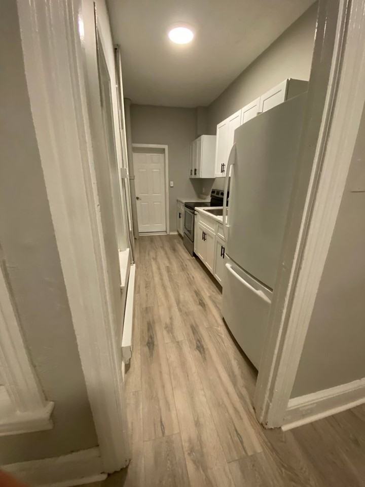 1030 Walnut St - Photo 3 of 9