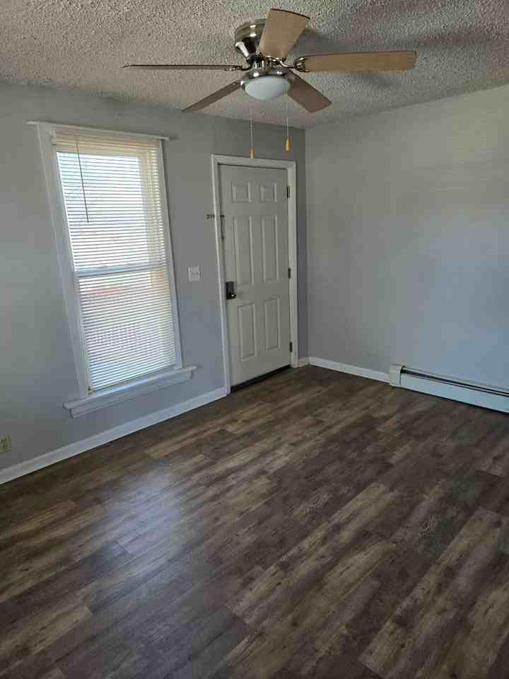 504 Elm Street - Photo 7 of 10