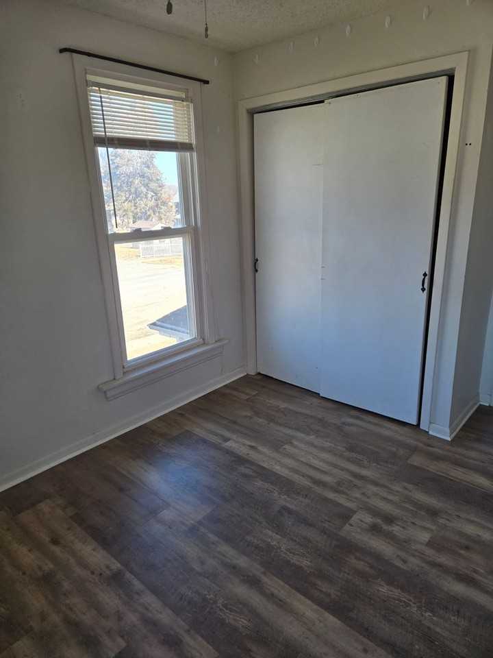 504 Elm Street - Photo 2 of 10