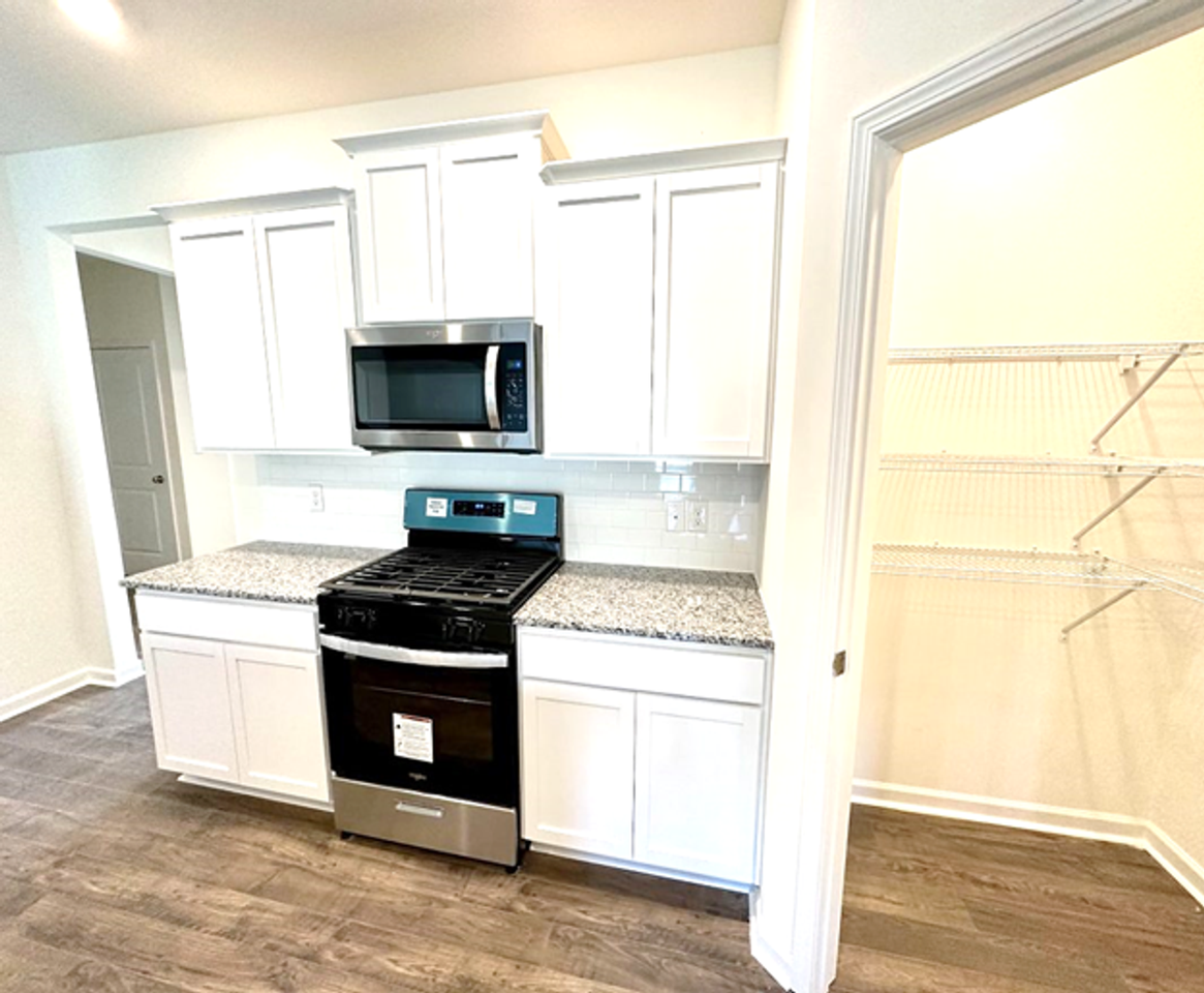 1164 Ridge Parke - Photo 5 of 22