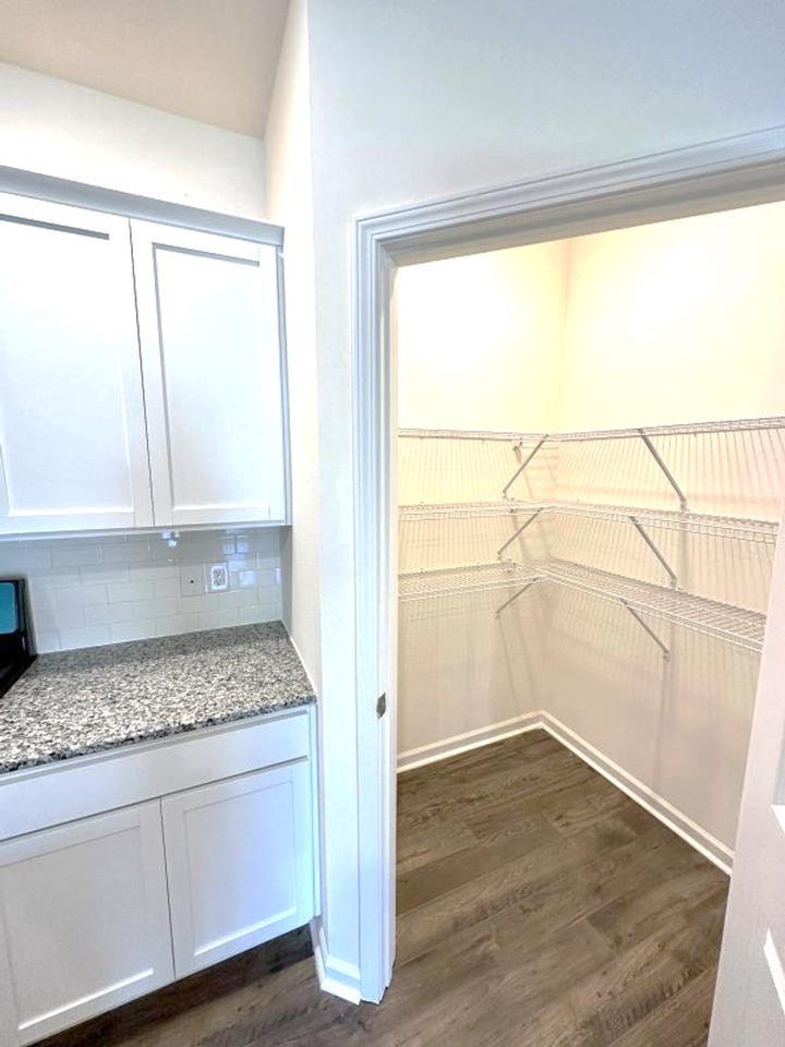 1164 Ridge Parke - Photo 7 of 22