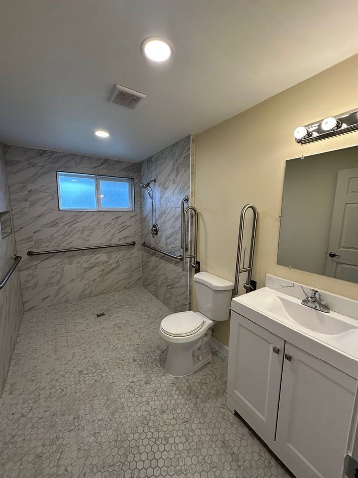 2616 Ne 18th St - Photo 3 of 10