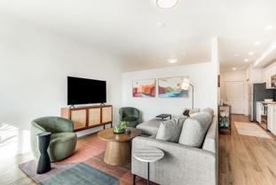 801 Sw Bradbury Way - Photo 1 of 1
