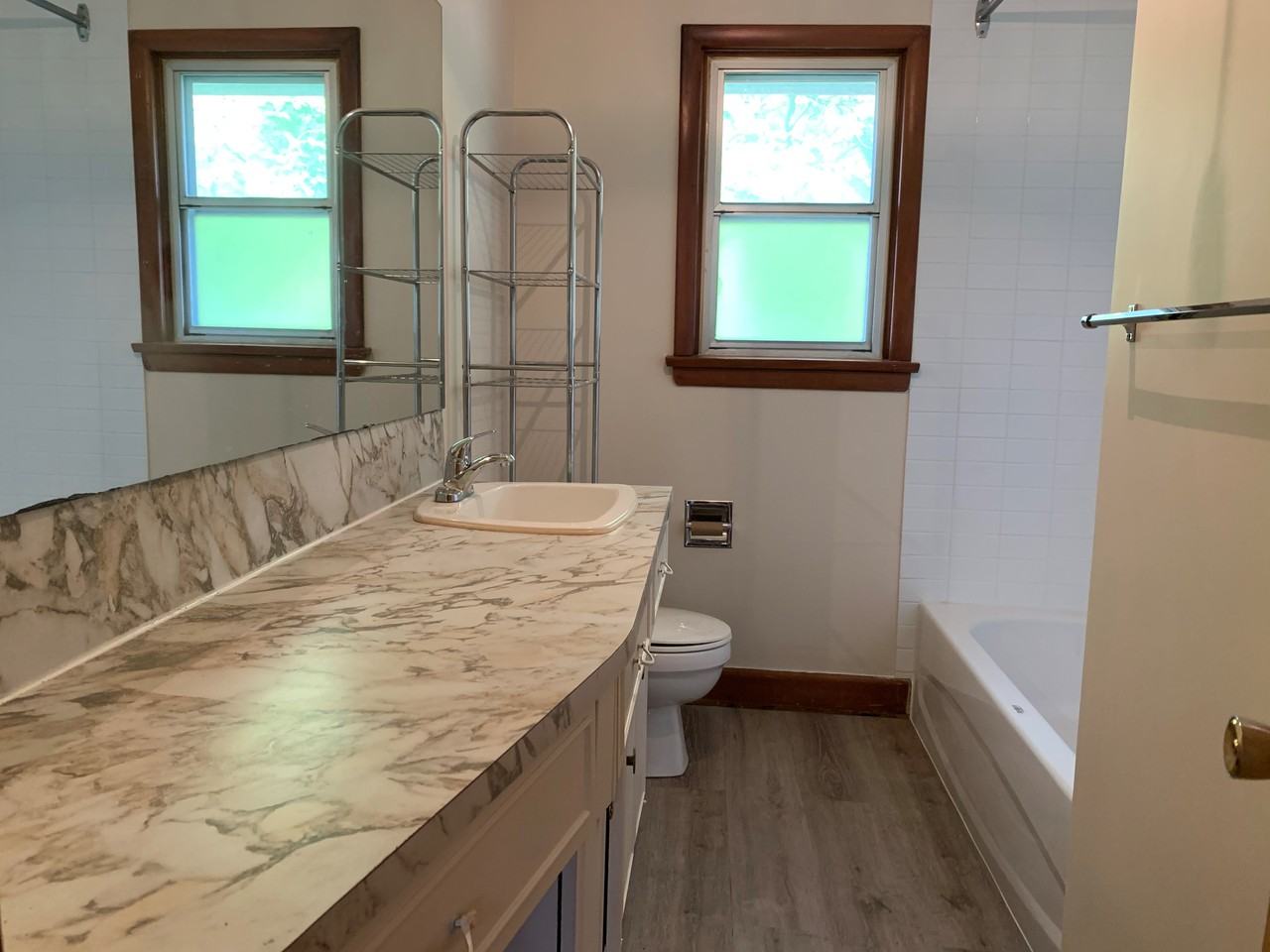 407 Semple Avenue - Photo 3 of 19