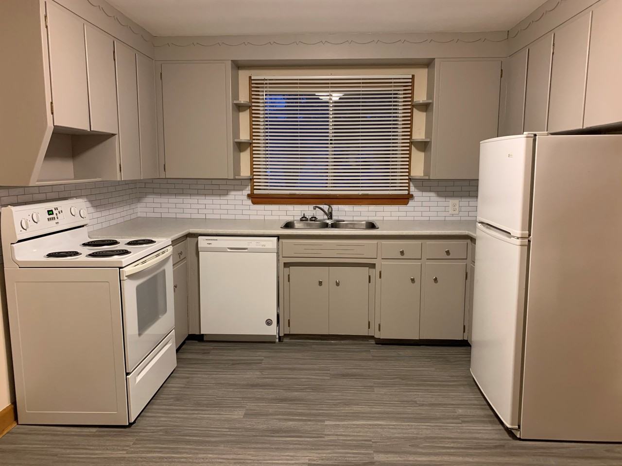 407 Semple Avenue - Photo 2 of 19