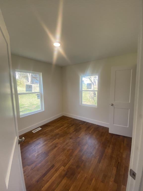 2413 Webster Ct - Photo 5 of 10