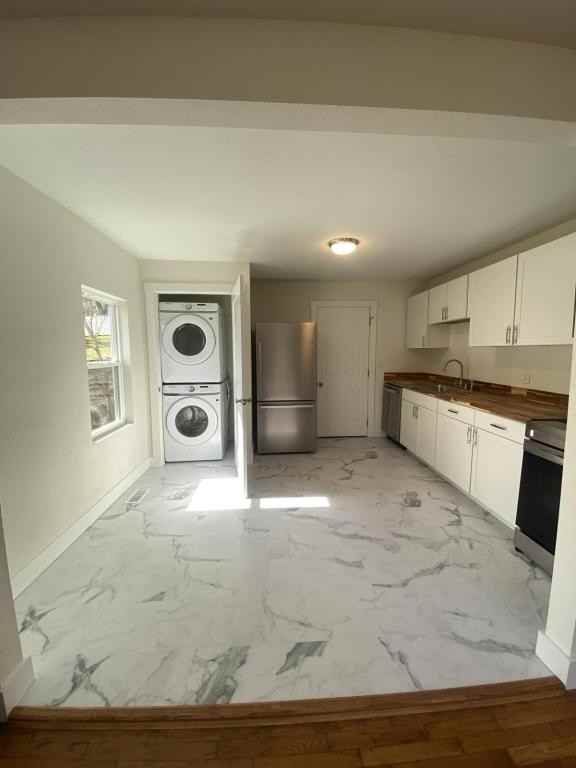 2413 Webster Ct - Photo 2 of 10