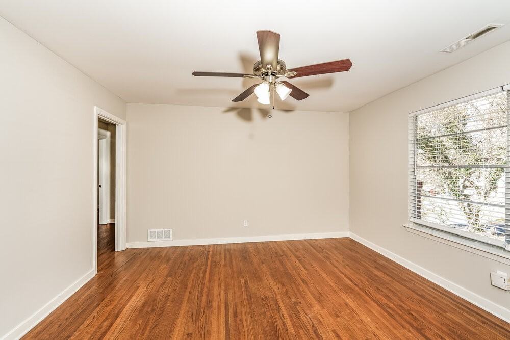 204 Cathy Ln - Photo 5 of 16