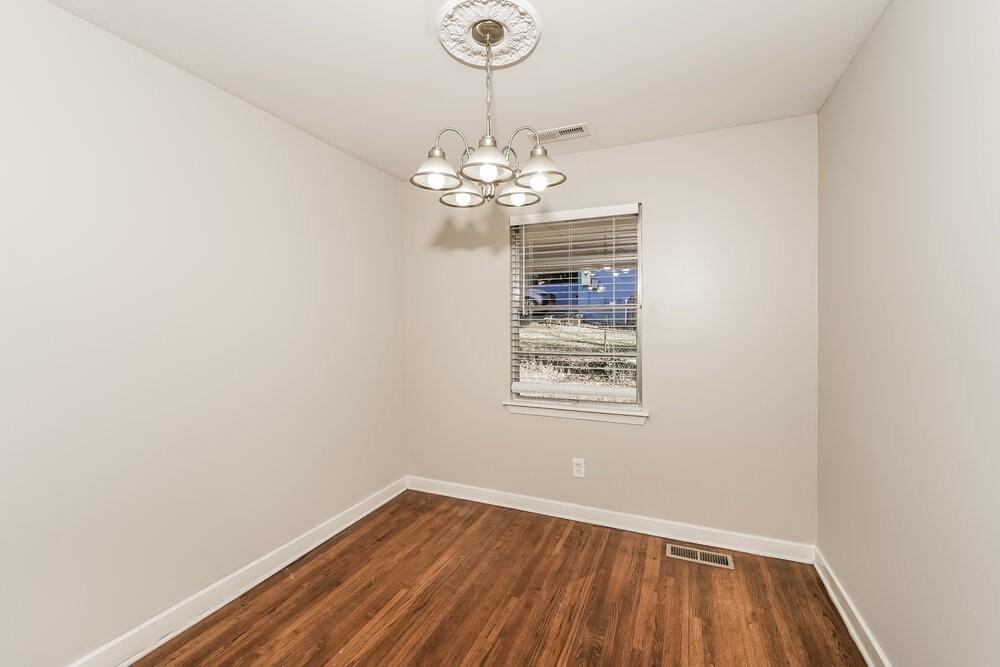 204 Cathy Ln - Photo 6 of 16