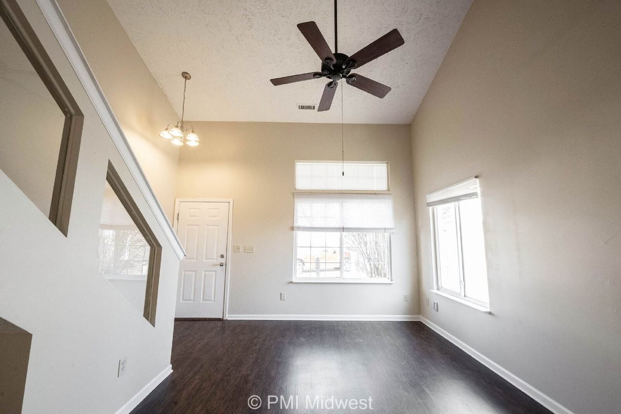 2781 Grand Fir Dr - Photo 4 of 35