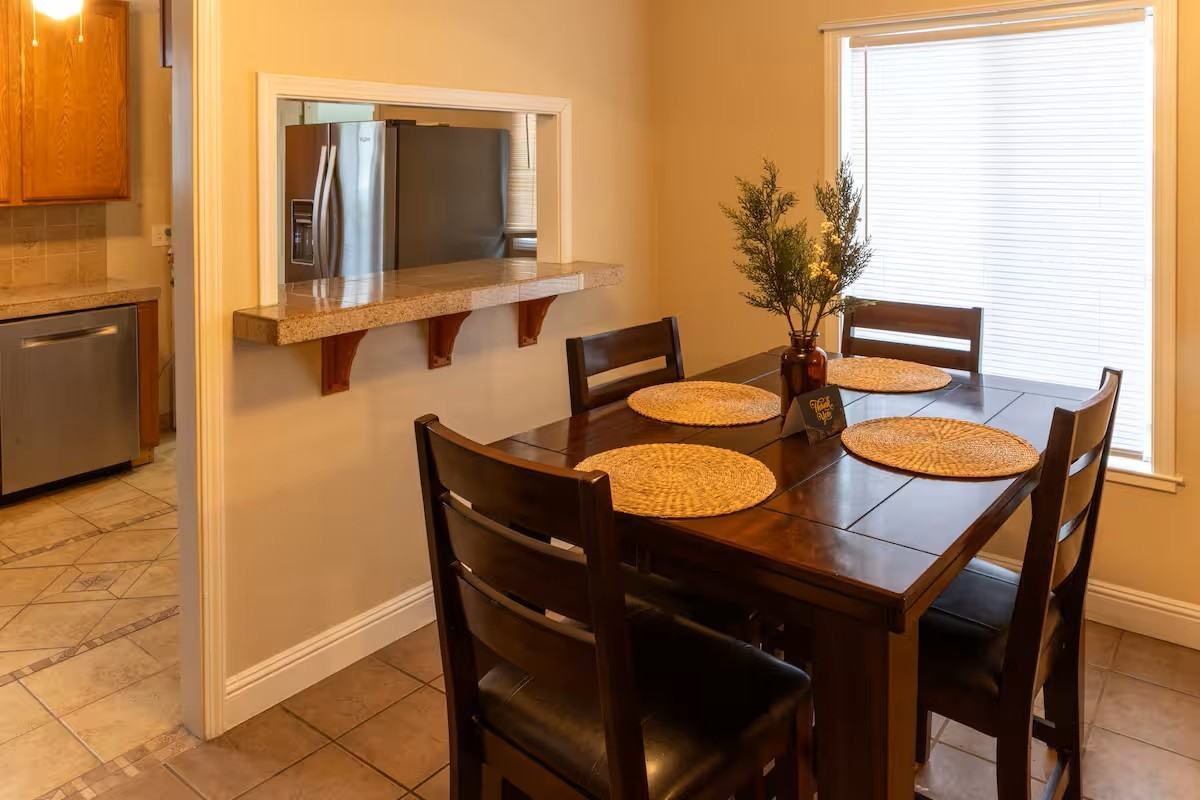 1424 Keoncrest Ave - Photo 5 of 31