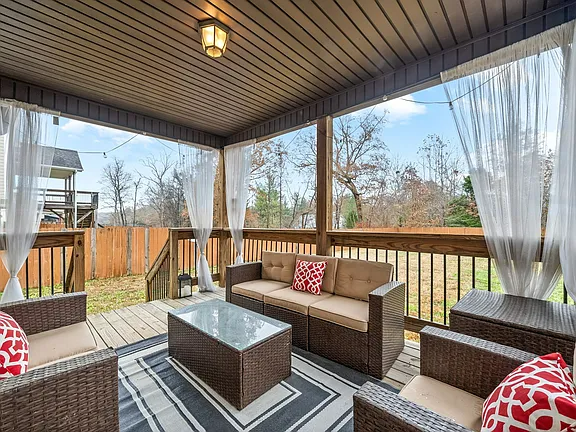 1157 Meachem Dr - Photo 2 of 18