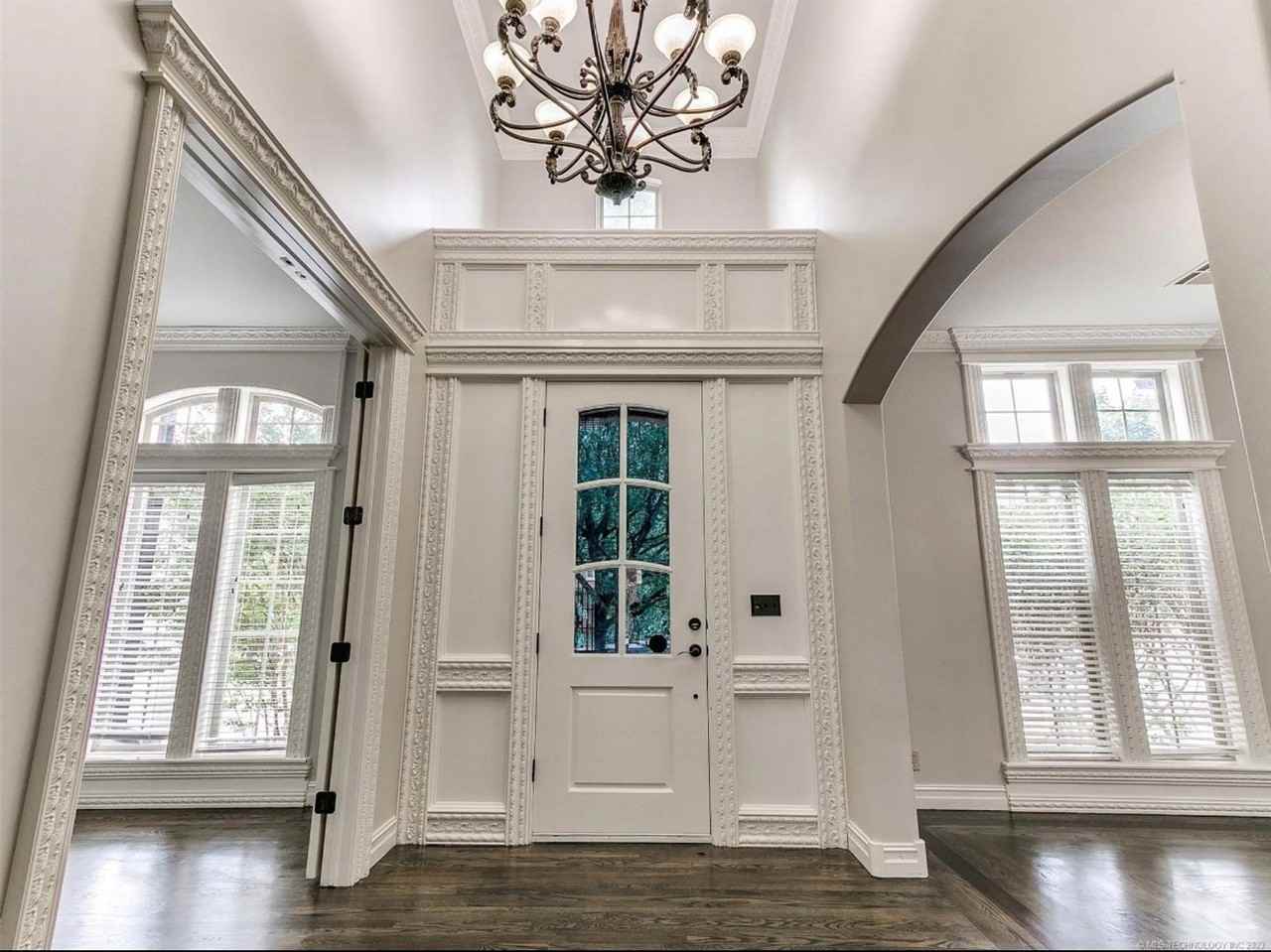 11249 South 72nd East Court - Photo 3 of 32