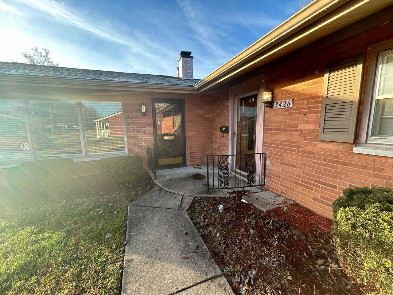 3426 Chickasaw Dr - Photo 3 of 17