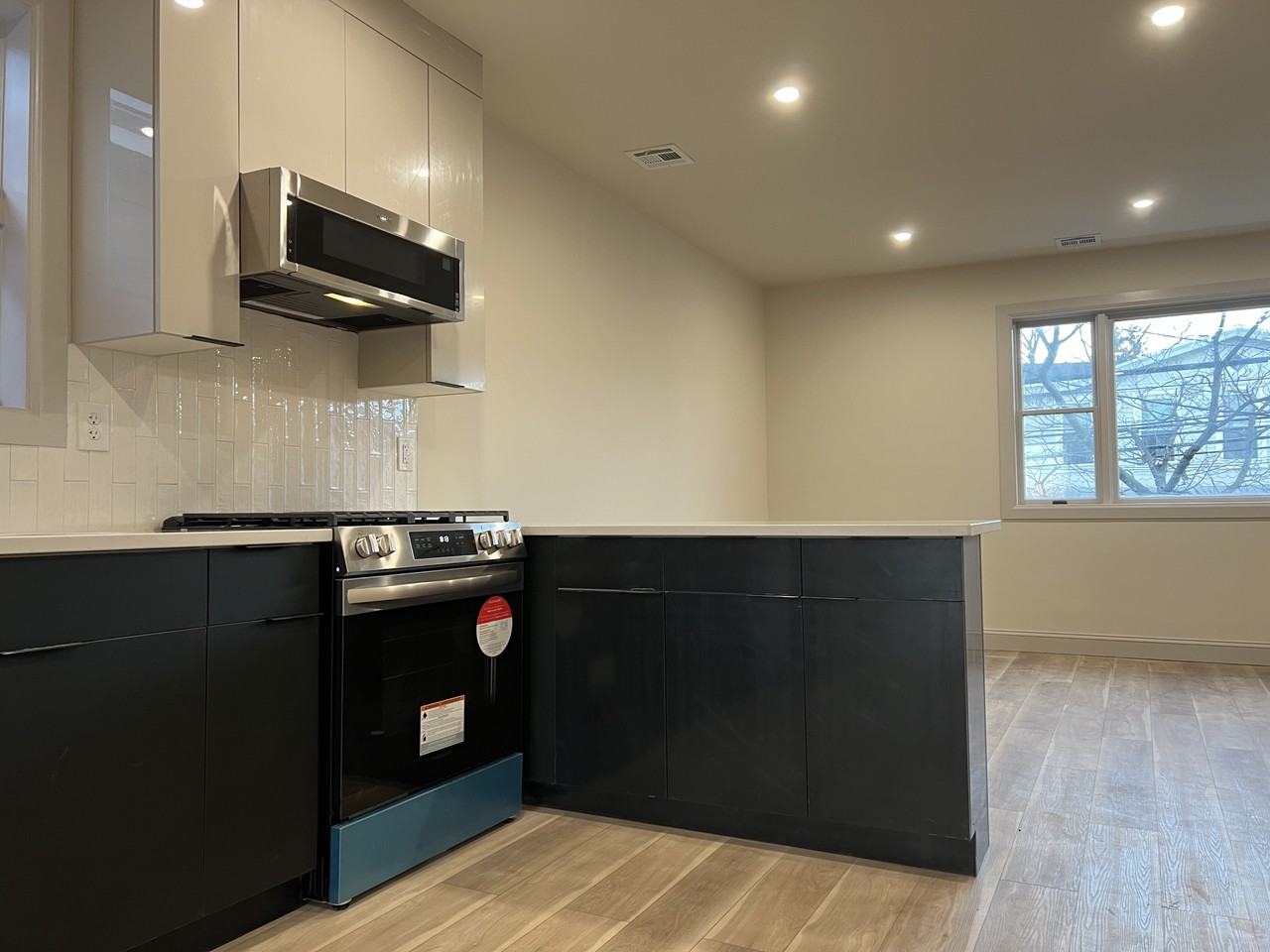 124 Hackensack St #FL1 - Photo 3 of 15