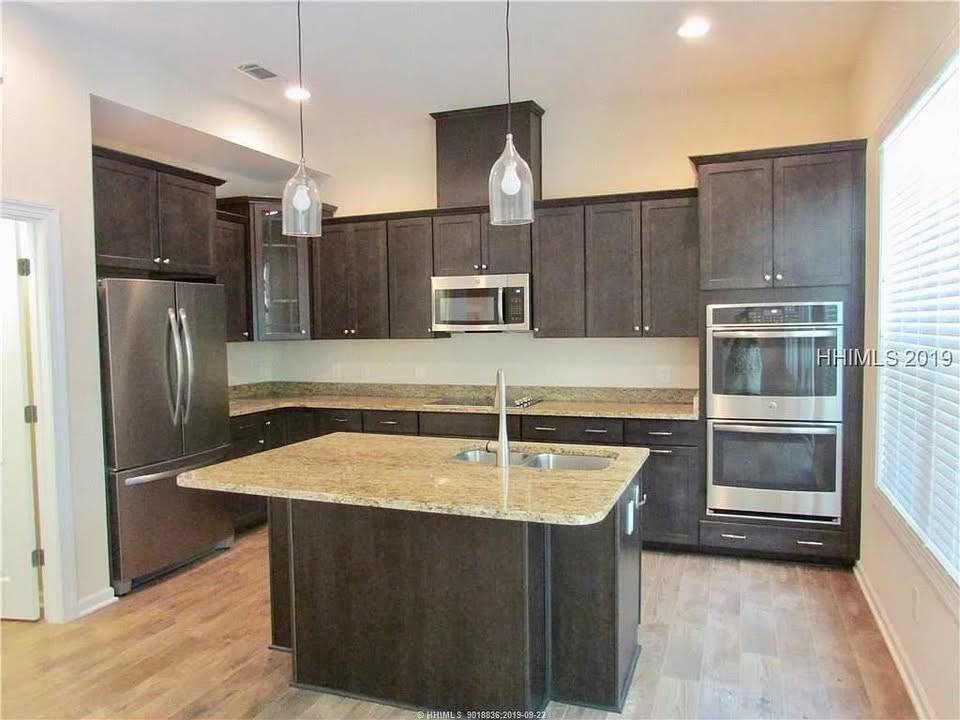 10 Creekstone Dr #10 - Photo 4 of 11