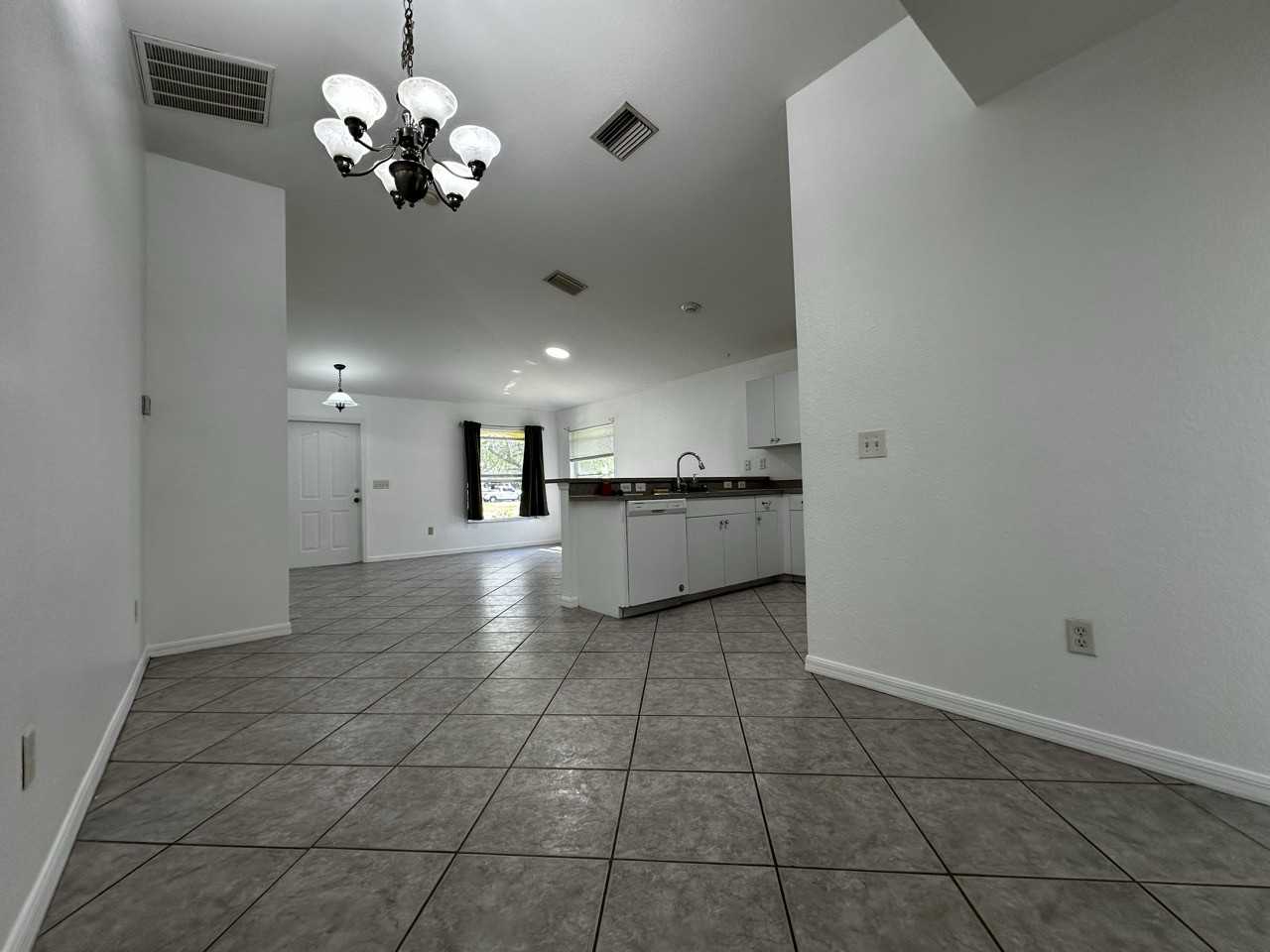 1240 Se 24th Ave #NA - Photo 4 of 7