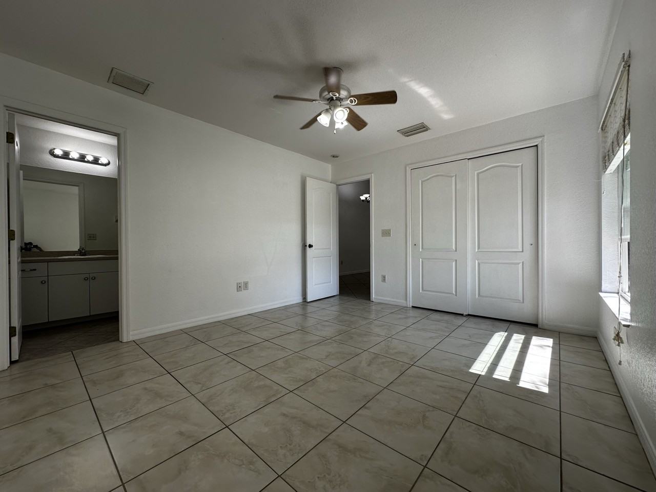 1240 Se 24th Ave #NA - Photo 5 of 7